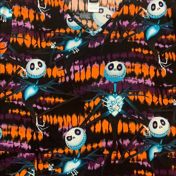 SOLD OUT⭐️3XLScrub V-Neck Top Disney🔥⭐️ - Picture 7 of 8